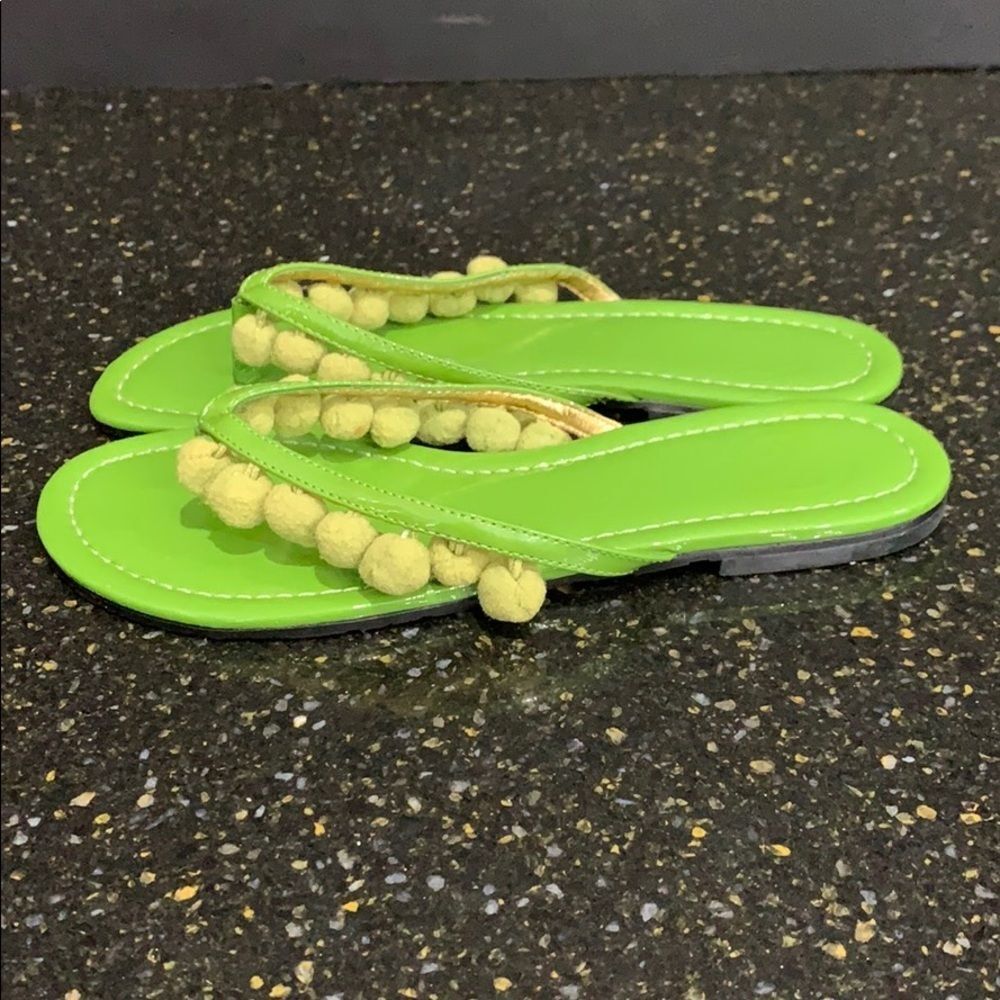 Tory Burch RARE Tennis Ball 🎾 Pom Pom Flip Flops - Picture 2 of 8